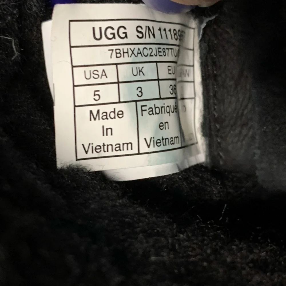 UGG Classic Short‎ Black Suede Side Zipper Winter Boots 1118957 Womens 5